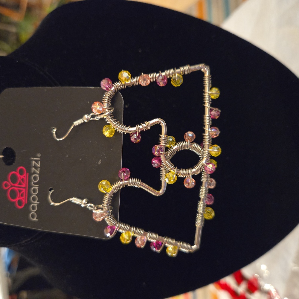Paparazzi heart shaped fish hook earrings